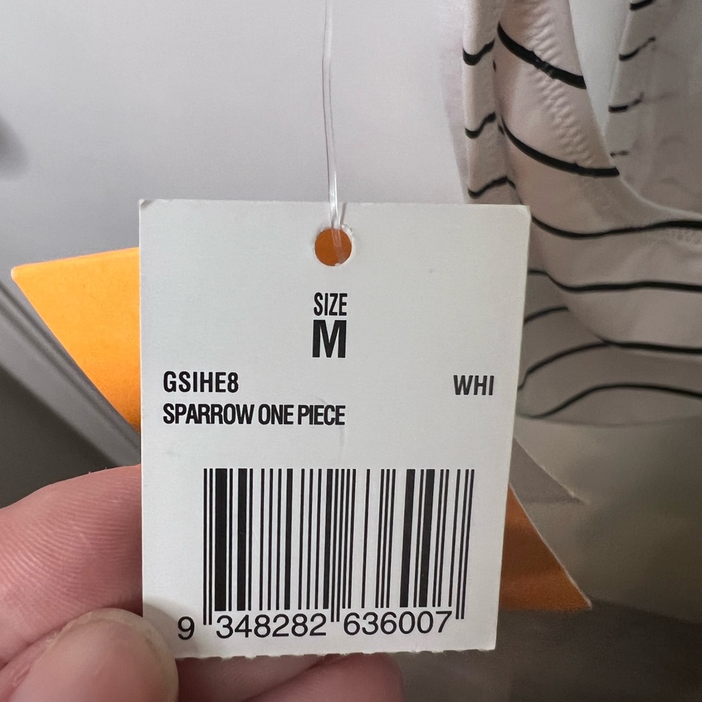 NWT Rip curl one piece - Picture 6 of 8